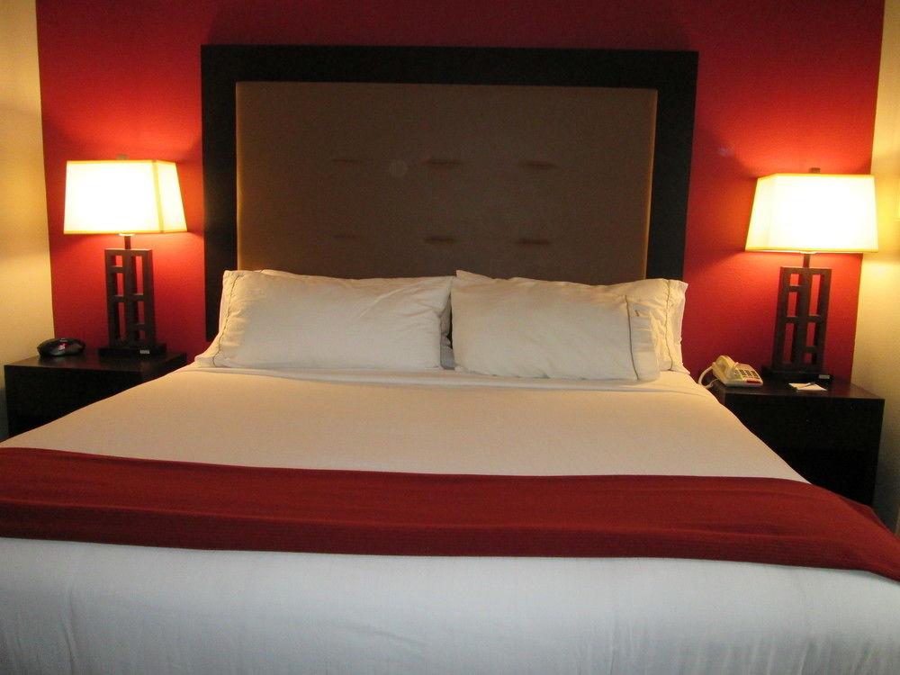 Holiday Inn Express Cloverdale - Greencastle By Ihg Екстер'єр фото